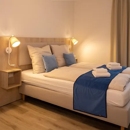 Fairschlafen Boutique Dreibett Kapitänszimmer 0-07, Sauna, Fitness Hotel Neustadt in Holstein